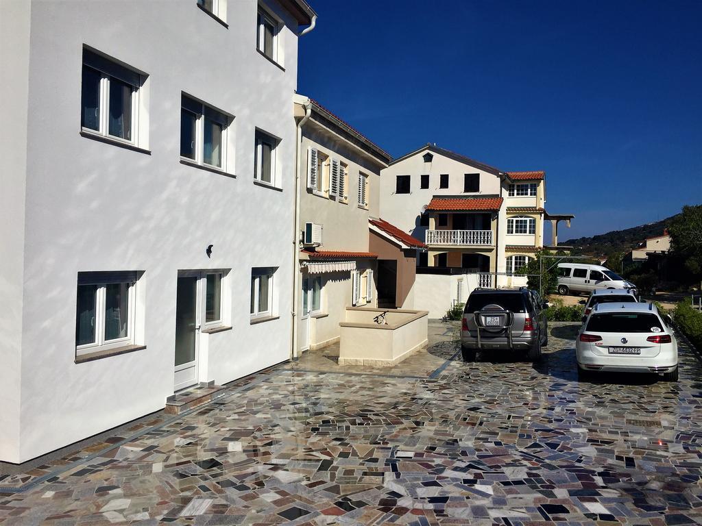 Apartmani Orhideja 拉布 客房 照片